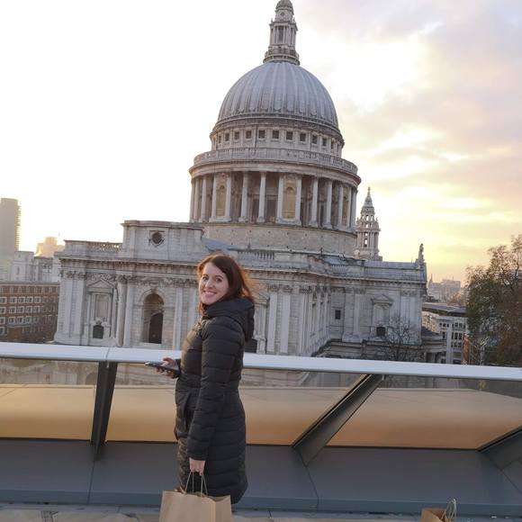 Meet your Posher, Leanne - Picture 1 of 1